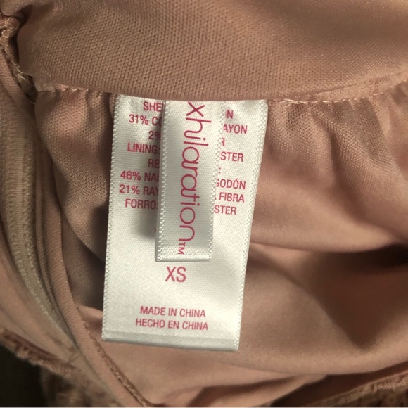 Lace Mini Skirt - Picture 2 of 2